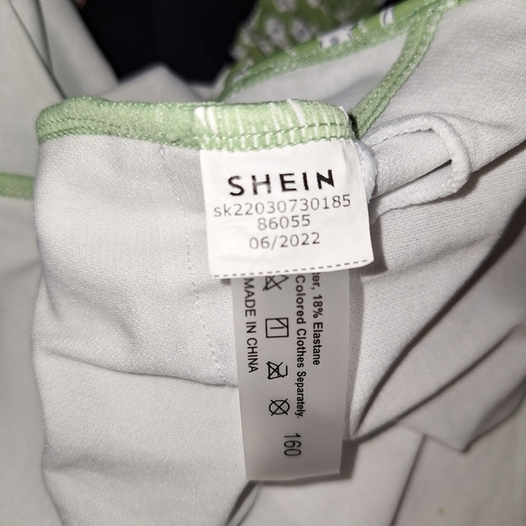 SHEIN Green and White Floral Swimsuit - Picture 7 of 7